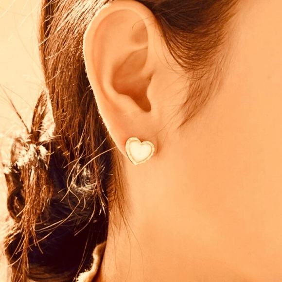 “Seashell Shards” White Hearts Iridescent Shell Flake Chip Ocean Romance Studs - Picture 13 of 16